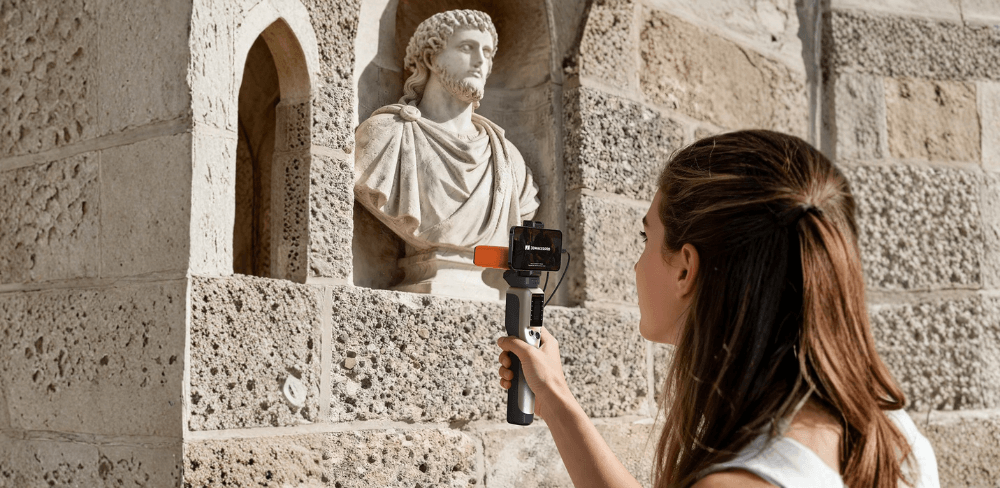 Spray-Free, Feather-Light Scan Sculpture Details Effortlessly with Fox