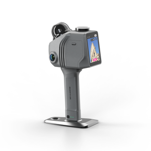 3DMakerpro Raven LiDAR scanner with 3.9-inch AMOLED display and 10,000mAh battery handle for up to 2 hours of use.